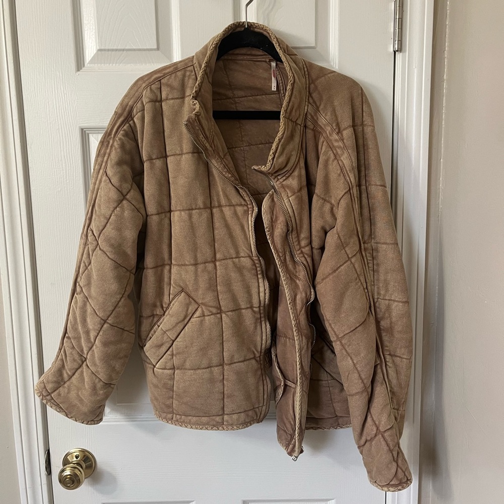 Dolman Sleeve Quilted Jacket in Champagne